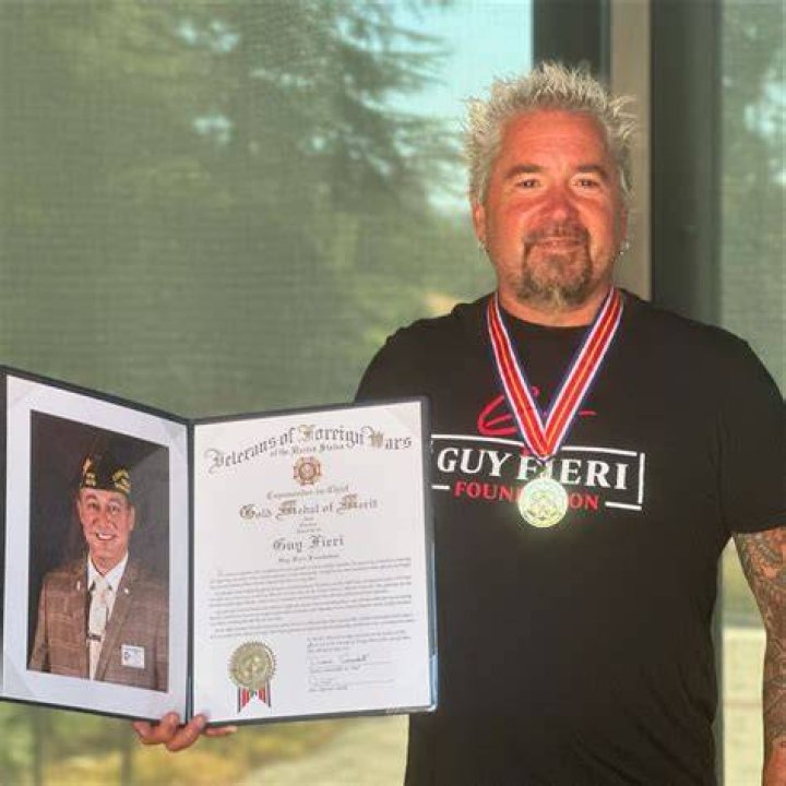 Guy Fieri height, weight and bio. His ethnicity, measurements and awards