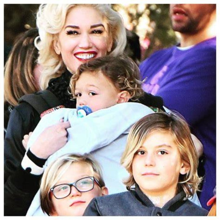 Gwen Stefani and Her Kids Pose for Sweet Photo with Blake Shelton at