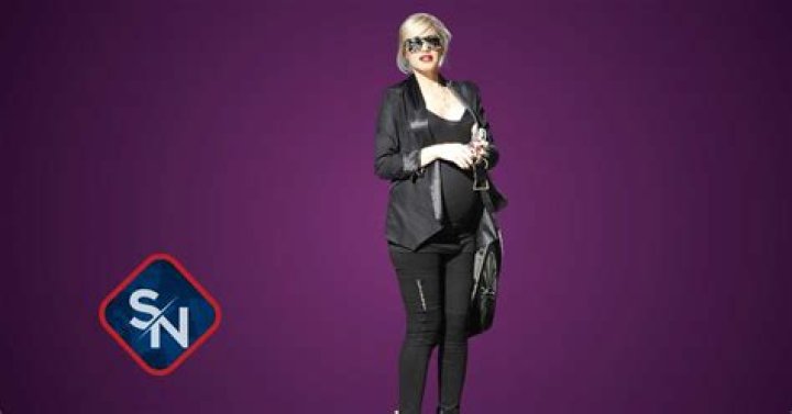 Gwen Stefani Pregnant At 48? Blake Shelton Are Finally Expecting YouTube