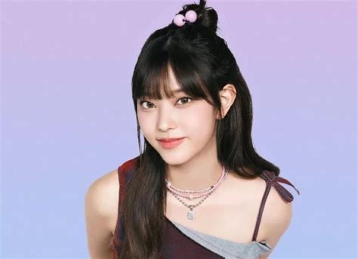 Haerin (NewJeans) Wiki, Age, Height, Boyfriend, Parents, Nationality