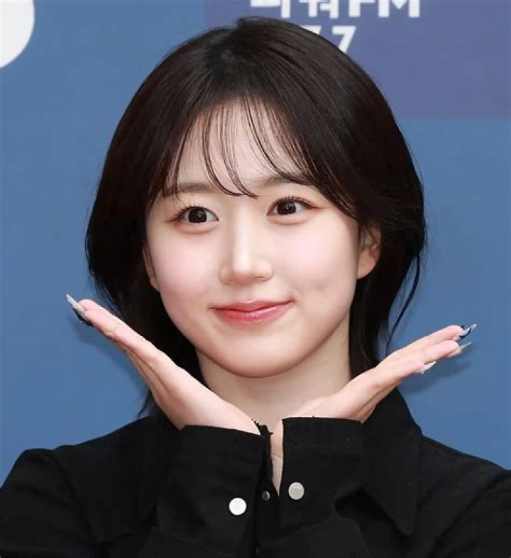 Haewon (NMIXX) Height, Weight, Age, Facts, Biography, Family