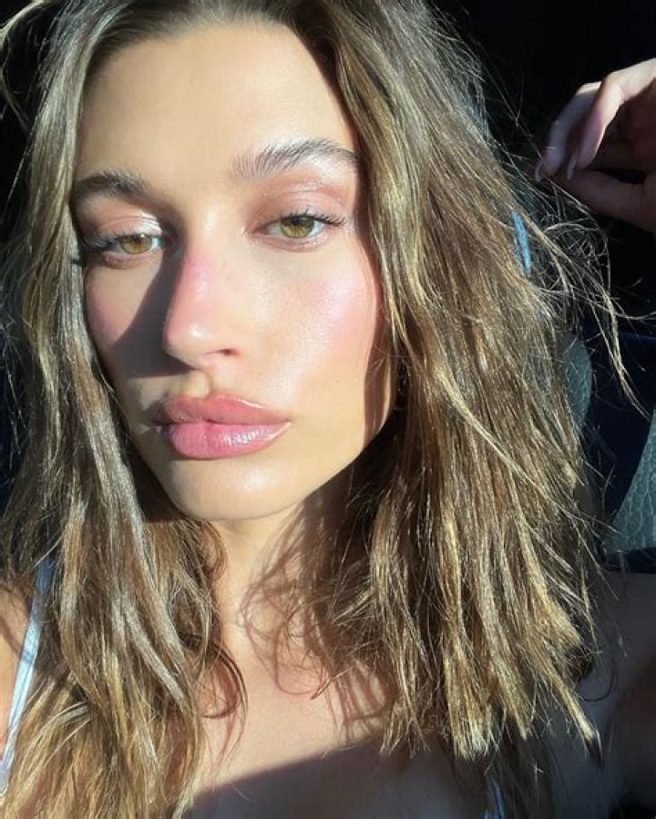 Hailey Baldwin dating 2024