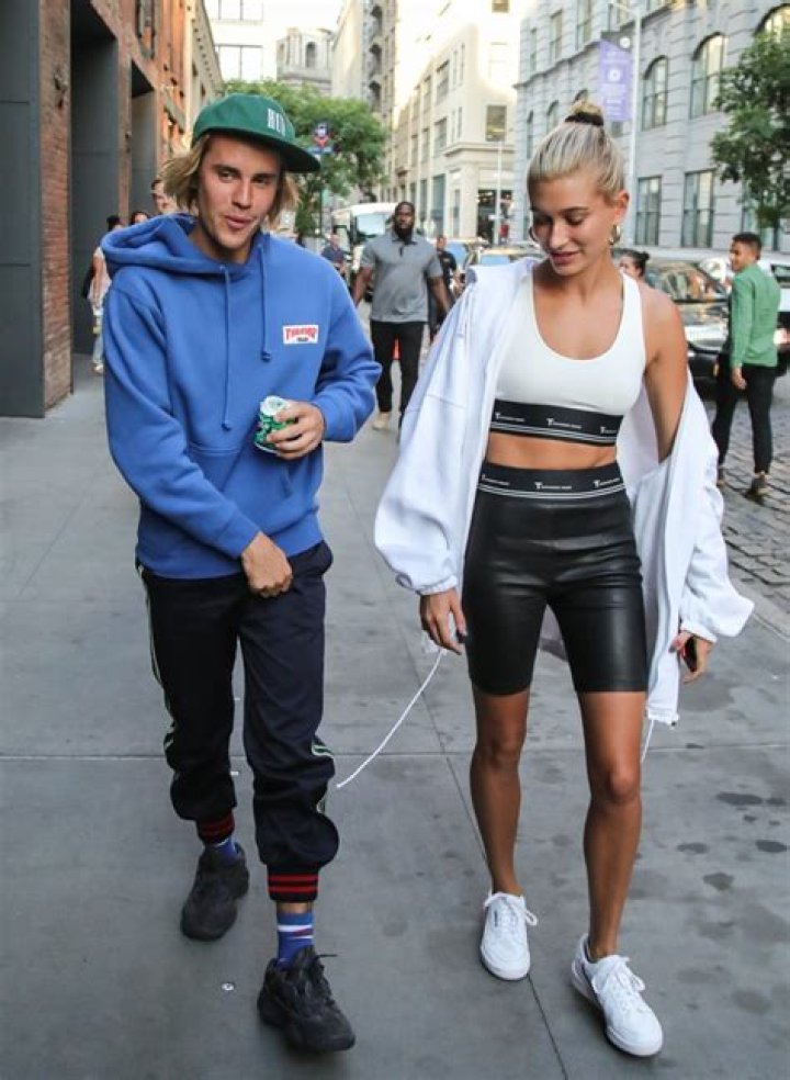 Hailey Bieber Height