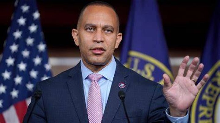 Hakeem Jeffries Bio, Age, Career, Net Worth, Wife, Body Measurements