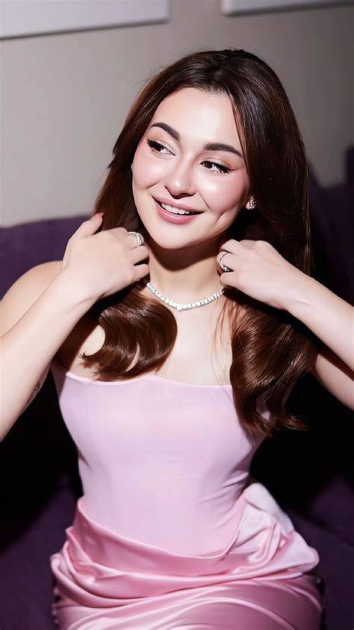 Hania Amir Looks In Her Latest Pictures Pk
