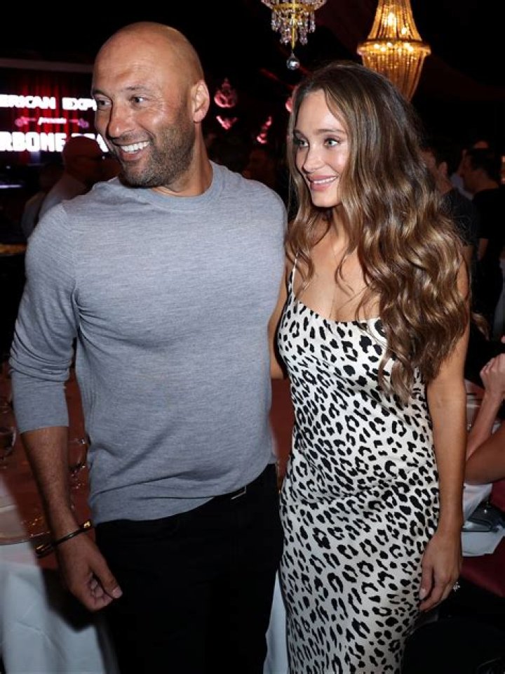 hannah davis seen out and about with husband derek jeter in miami031017_10