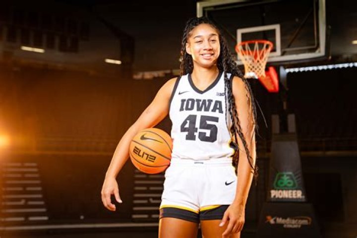 Hannah Stuelke's parents reflect on her surreal freshman season KGAN