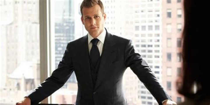 Harvey Specter is back! Suits Season 3 kicks off with a Bang! GeekShizzle