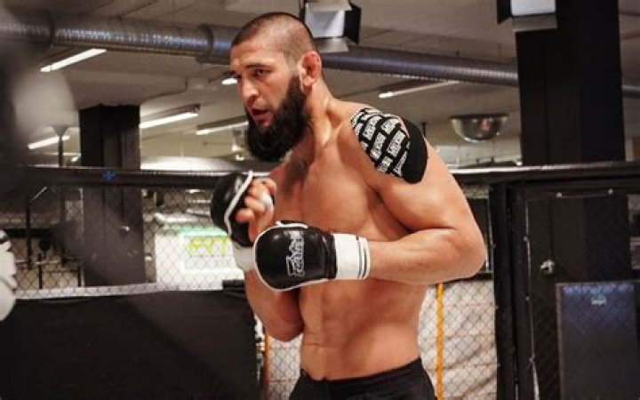 Has Khamzat Chimaev ever lost a round?