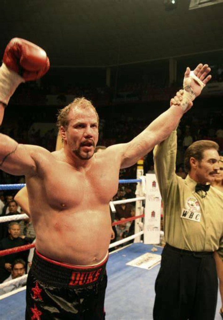 Heavyweight boxer Tommy Morrison dies at 44