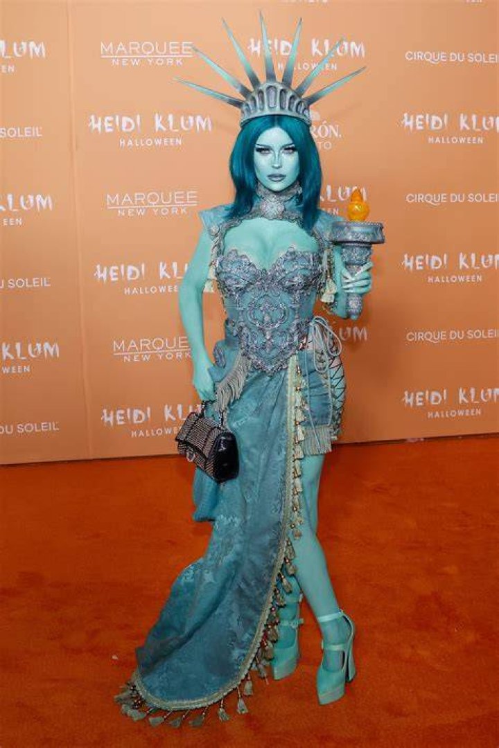 Heidi Klum Halloween Costume Supermodel Wrinkly Old Lady For
