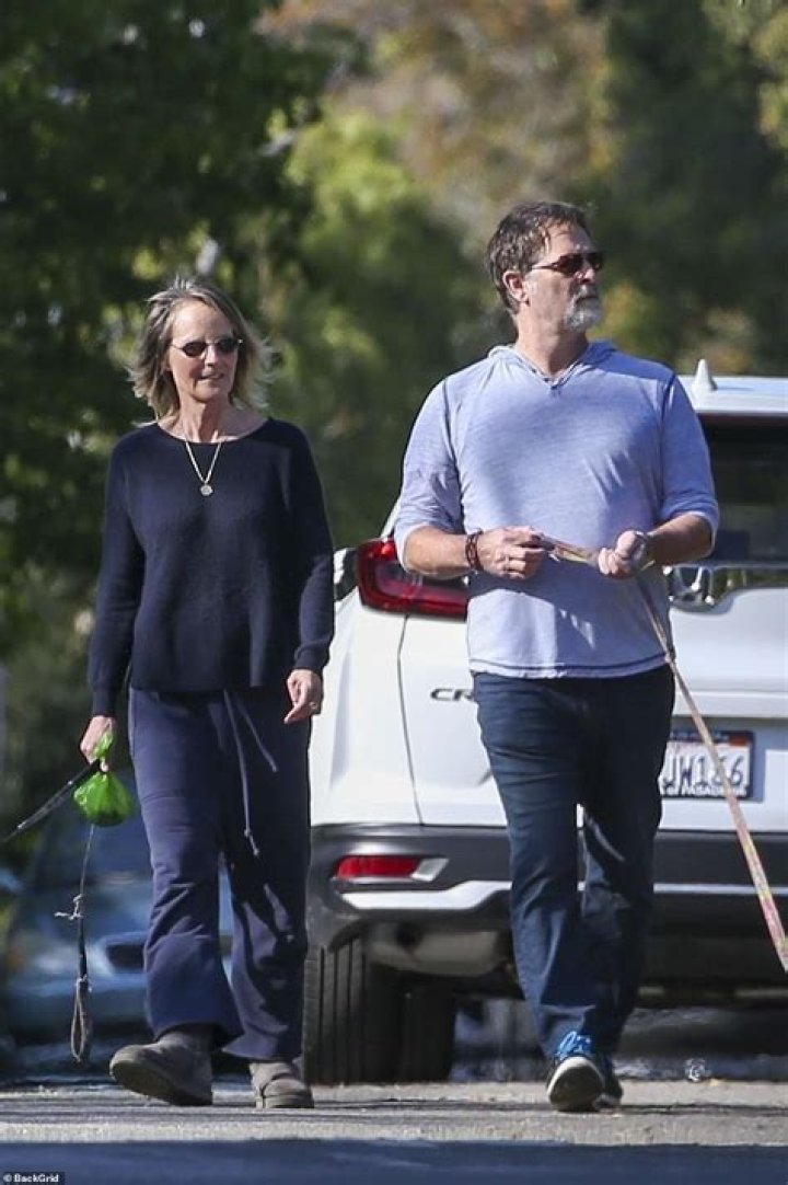 Helen Hunt Splits From Longtime Boyfriend Test E! News