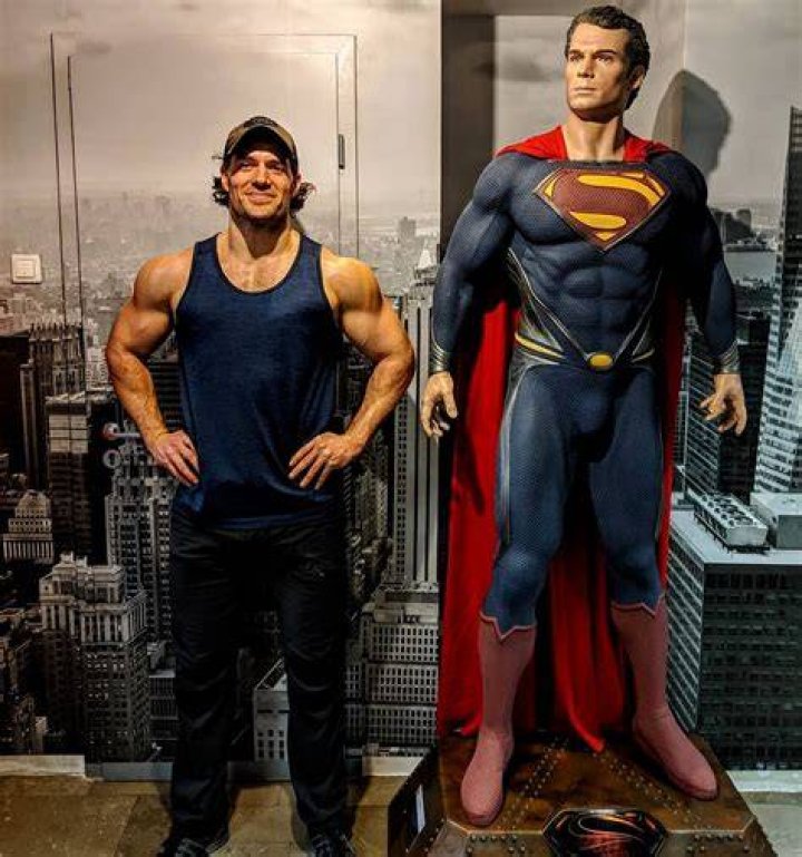 Henry Cavill Height, Weight, Body Measurements.