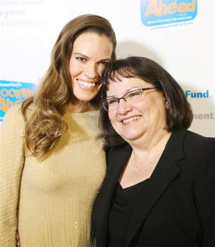 Hilary Swank Bio, Family, Career, Husband, Net Worth, Measurements