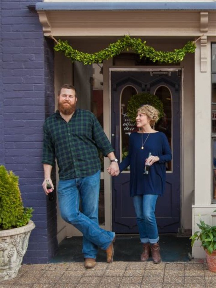 Home Town Old Home Love, Small Town Living HGTV's Decorating