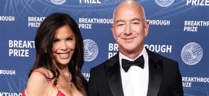How did Bezos' GF Lauren Sanchez look before plastic surgery