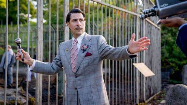 How Jason Schwartzman's Hunger Games Character Connects To Caesar