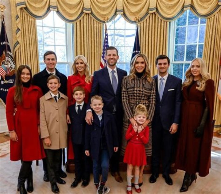 How Many Children and Grandchildren Does Jerry Jones Have?
