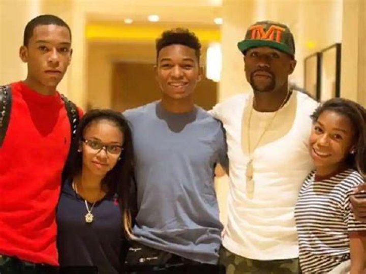 How Many Children Does Floyd Mayweather Have? Family & Wife!