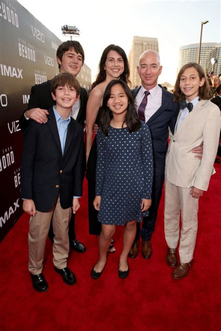 How many kids does Jeff Bezos have? TGate