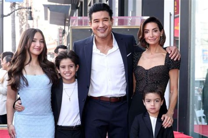 How Many Kids Does Lopez Have? POPSUGAR Celebrity UK