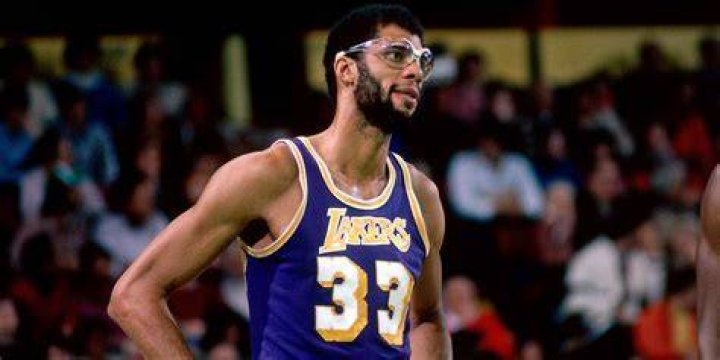 How many seasons did Kareem play? A Tribute to the NBA Legend Kareem Abdul-Jabbar:the seasons he pla ·