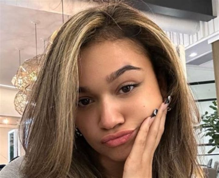 How many siblings does Madison Bailey have? Madison Bailey 16 facts