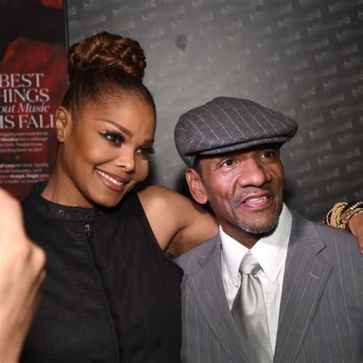 How much is Ralph Carter Net Worth in 2017! More about his salary!