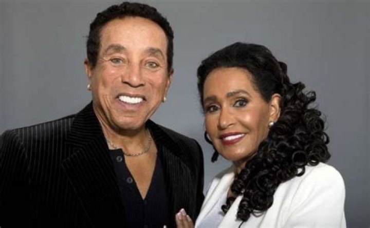 How Old Is Frances Glandney? Smokey Robinson Wife, Kids