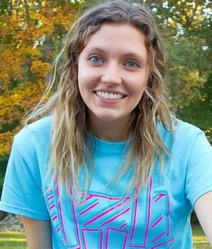 How old is Grace Sharer right now?