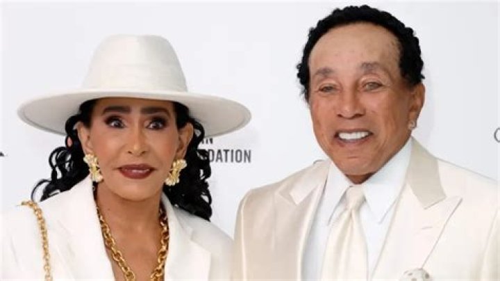 How Old Is Smokey Robinson Wife? Frances Gladney Robinson Age and Facts ·