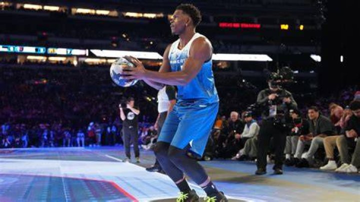How Tall Is Anthony Davis&rsquo; Twin Sister Davis?