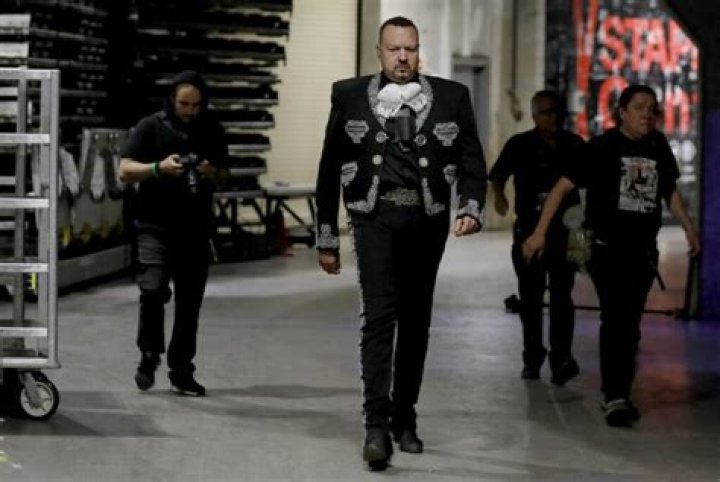 How tall is pepe aguilar Telegraph