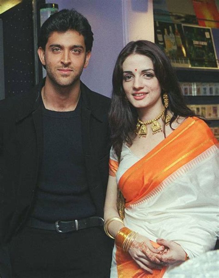 Hrithik Roshan poses with Sussanne Khan's boyfriend Arslan Goni. See