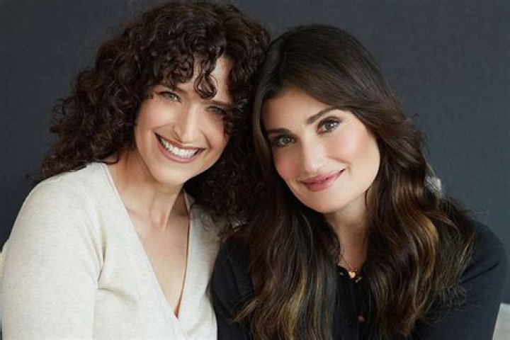 Idina Menzel & Her Sister Cara Mentzel Wrote A Children&rsquo;s Book Starring