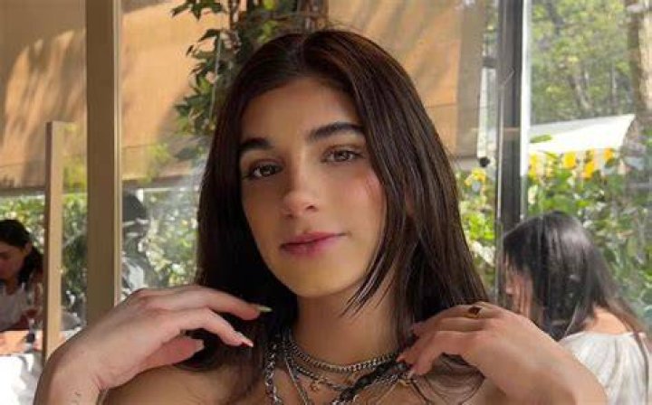 &iexcl;Caliente! Mar de Regil se ARRANCA la ropa y enamora a sus fans La