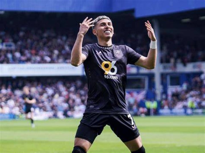 &iexcl;Se queda en Inglaterra! Jeremy Sarmiento ya tiene nuevo equipo Metro