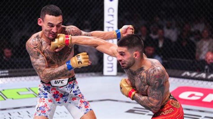 Ilia Topuria (5&rsquo;7) said he will fight in the lightweight division in an