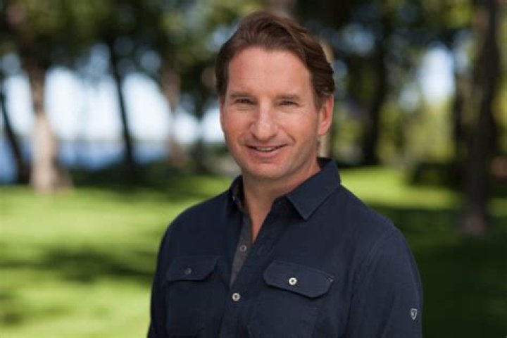 In First Debate, Dean Phillips Rises Above Partisan Attacks, Gives