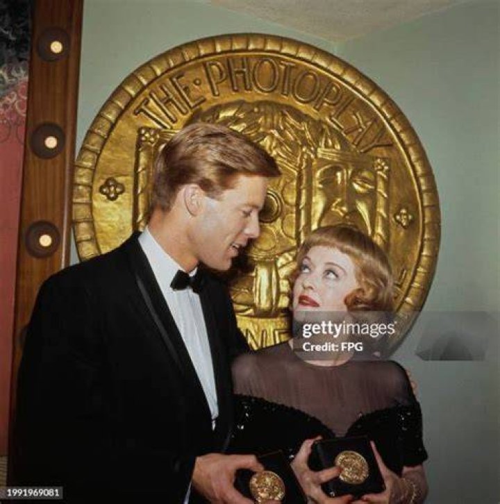 Inside 87YearOld Richard Chamberlain's Failed Relationship with