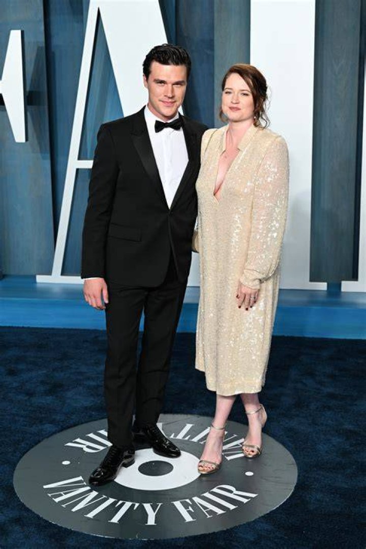 Inside Finn Wittrock And Wife Sarah Roberts' Married Life