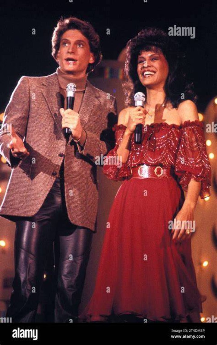 Inside Marilyn McCoo's Five Decade Long Marriage Internewscast
