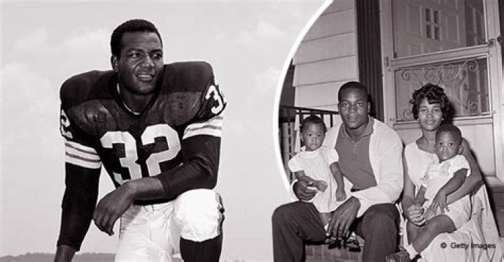 Inside NFL Star Jim Brown's Tense Divorce with Exwife Sue Who He Has 3