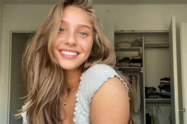 Instagram model Genie Exum stabs boyfriend in NYC pad cops