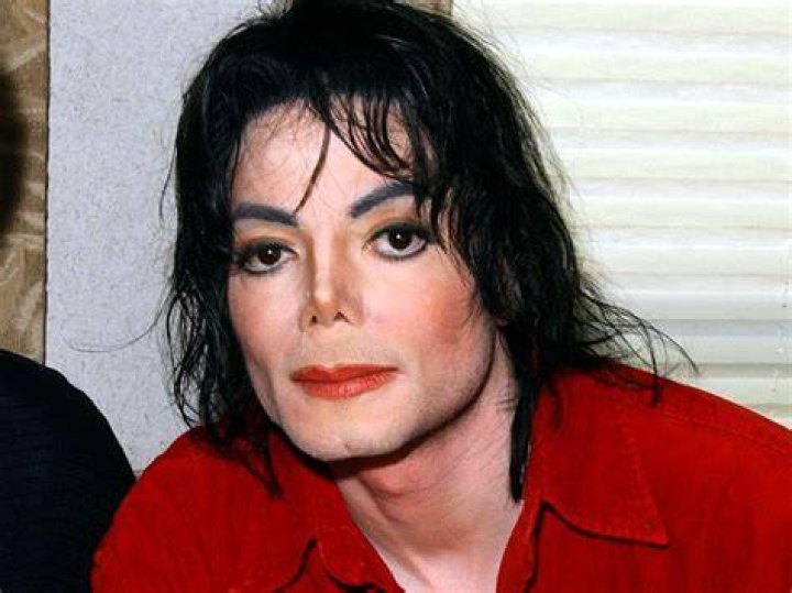 Internet asks if pop star dad Michael Jackson could still be alive ·