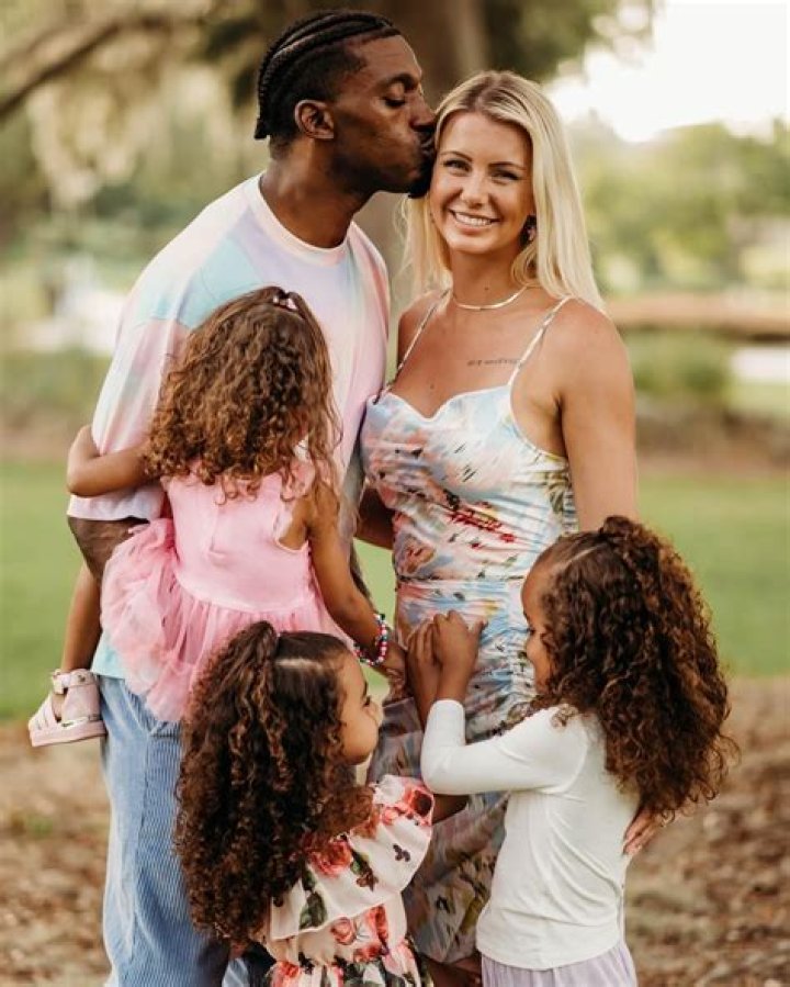 interracial family (This is the daughter of the late singer