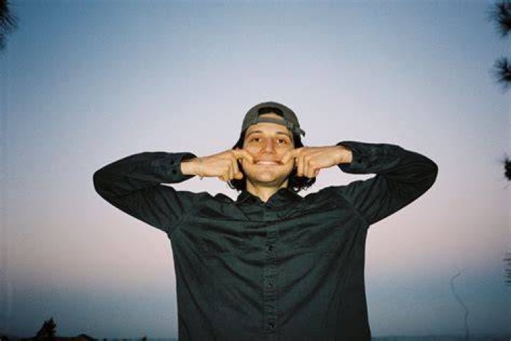 Interview Songwriter, DJ + Producer JimE Stack Bon iver, Dj, Solo music