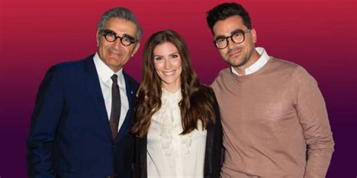 Introducir 44+ imagen picture of eugene levy's wife Thptnganamst.edu.vn