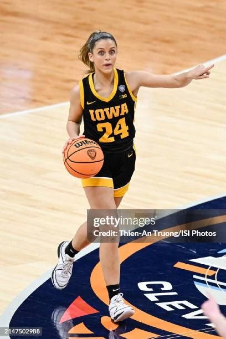 Iowa Basketball Hawkeyes’ Gabbie Marshall on breakout watch list