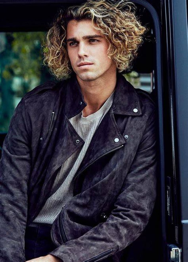 &iquest;Qui&eacute;n es Jay Alvarrez, modelo que hizo viral el aceite de coco? Gluc.mx